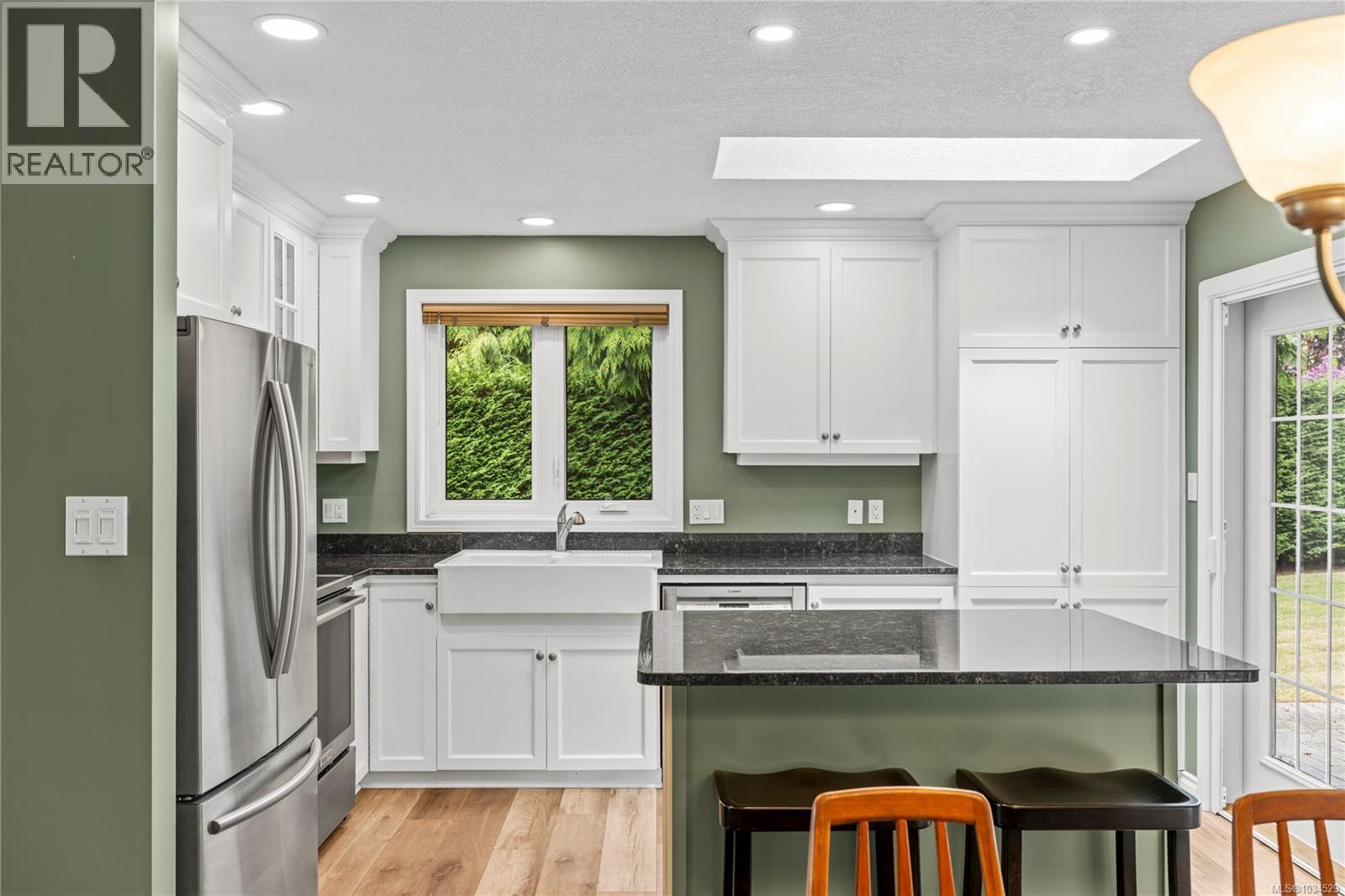 467 Rowan Dr - 26