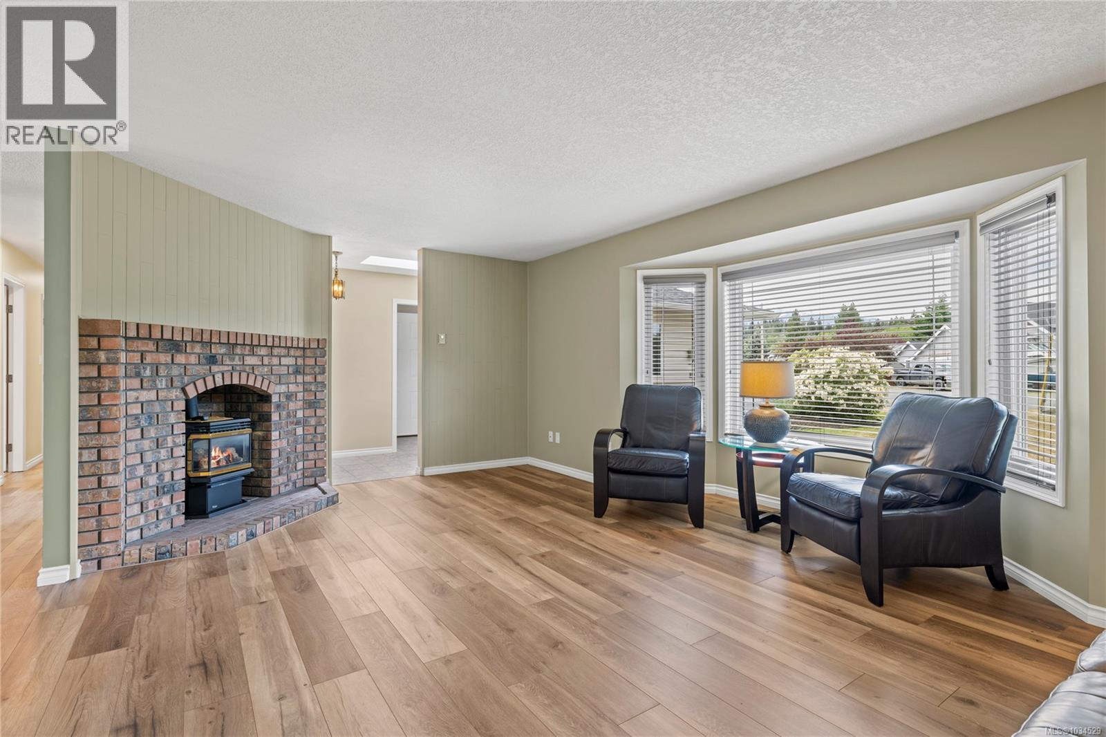 467 Rowan Dr - 4