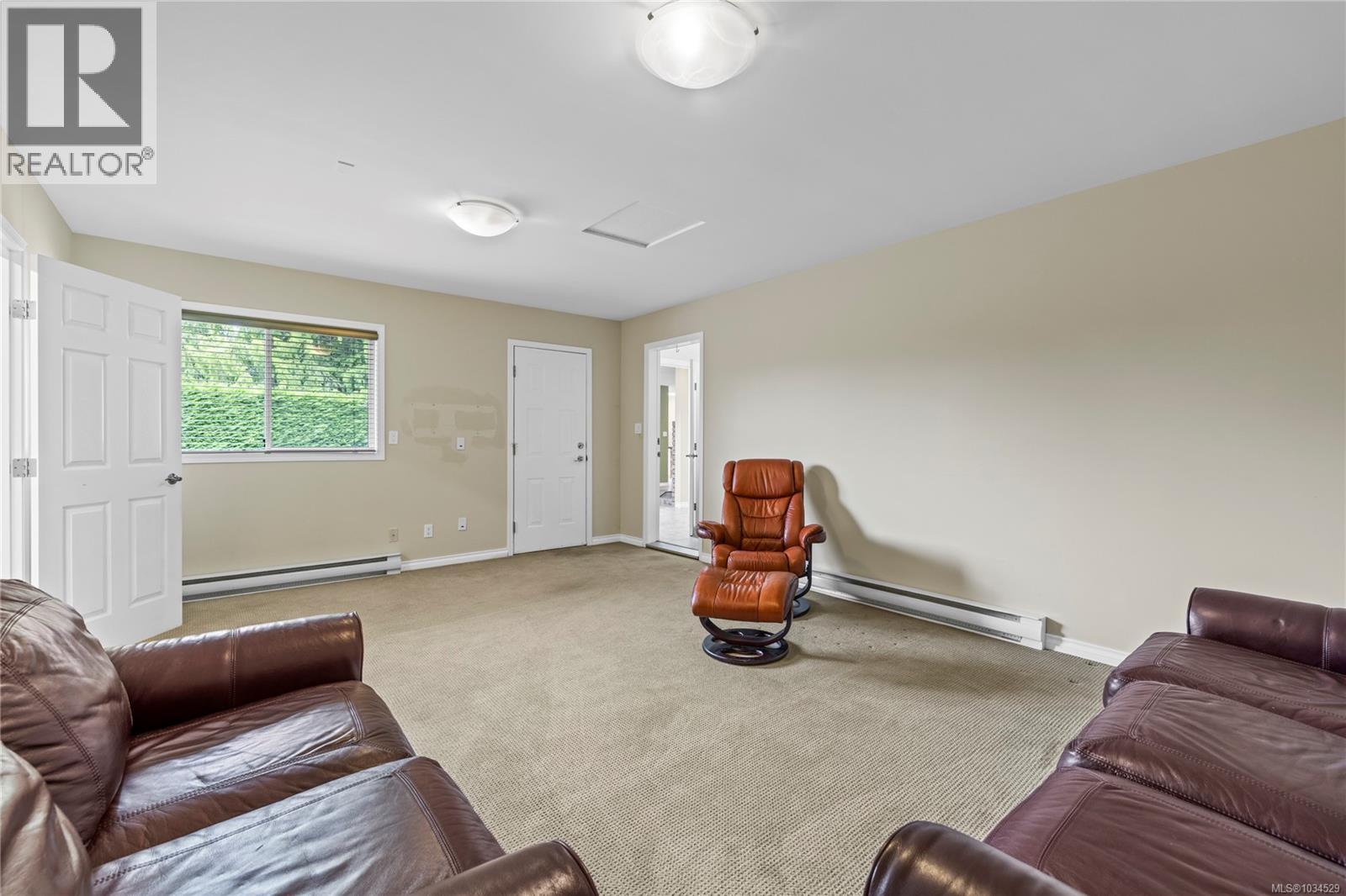 467 Rowan Dr - 5