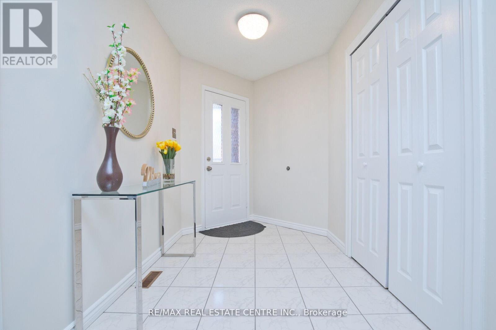 34 SMITHERS CRESCENT - 12