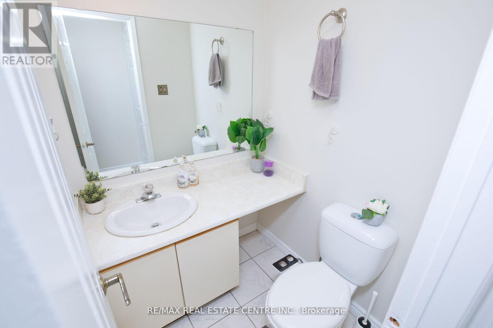 34 SMITHERS CRESCENT - 24