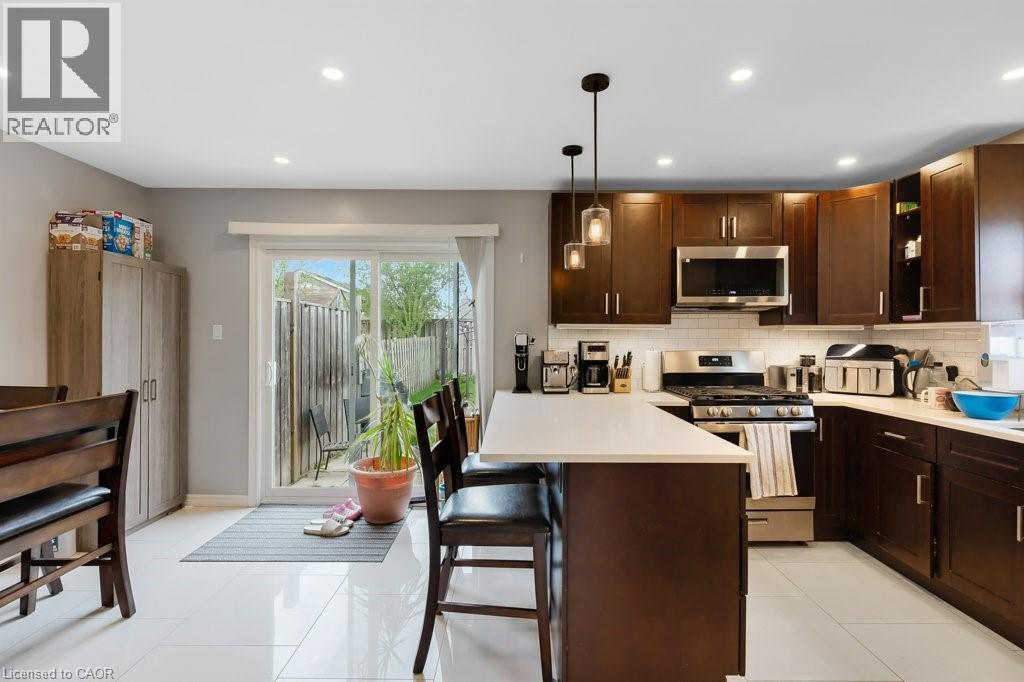 33 MEADOW WOODS Crescent, Kitchener, Ontario, N2N1T3 — Photo 17