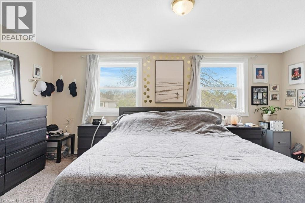 33 MEADOW WOODS Crescent, Kitchener, Ontario, N2N1T3 — Photo 5