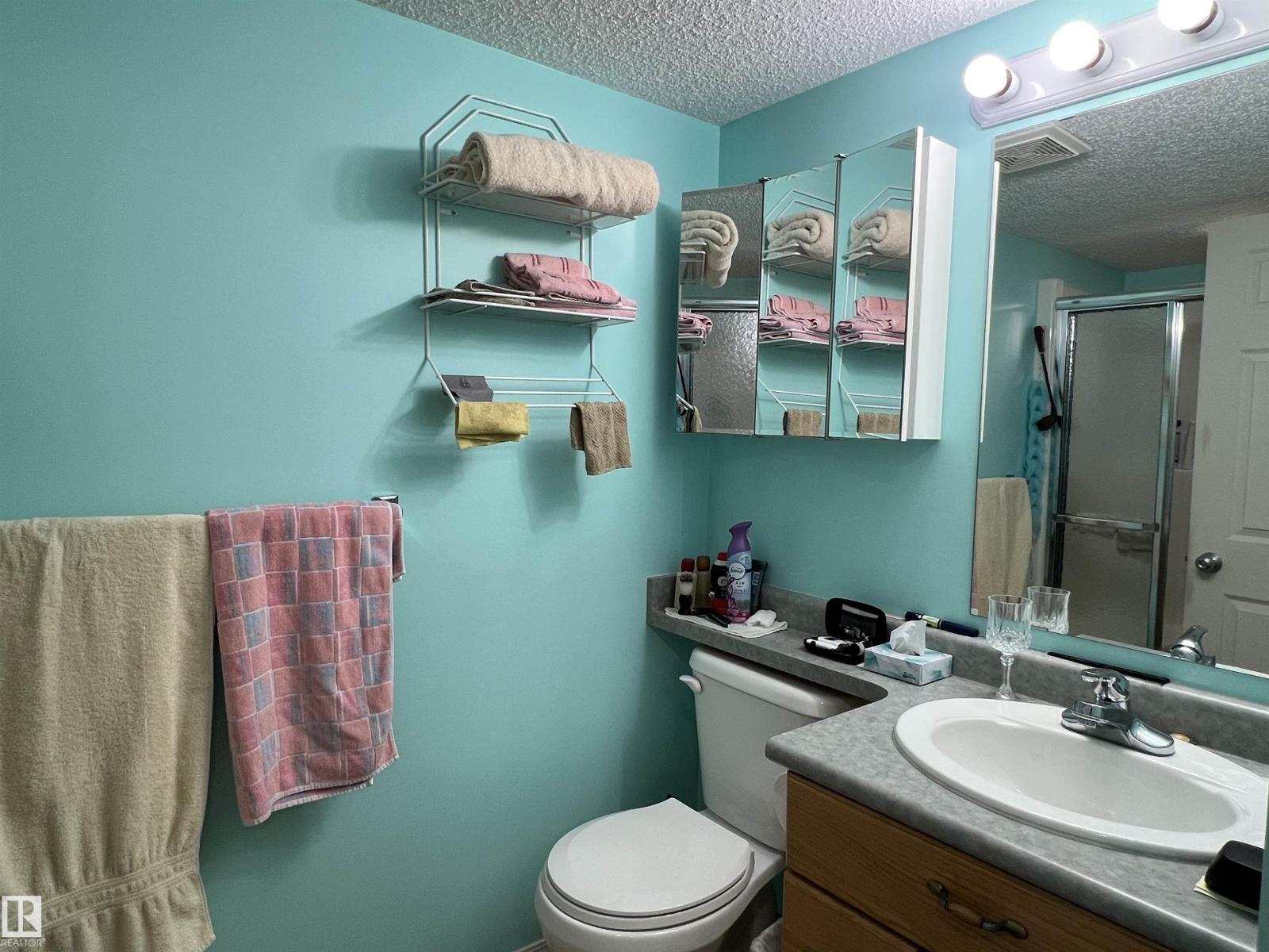 #303 4004 47 ST - 14