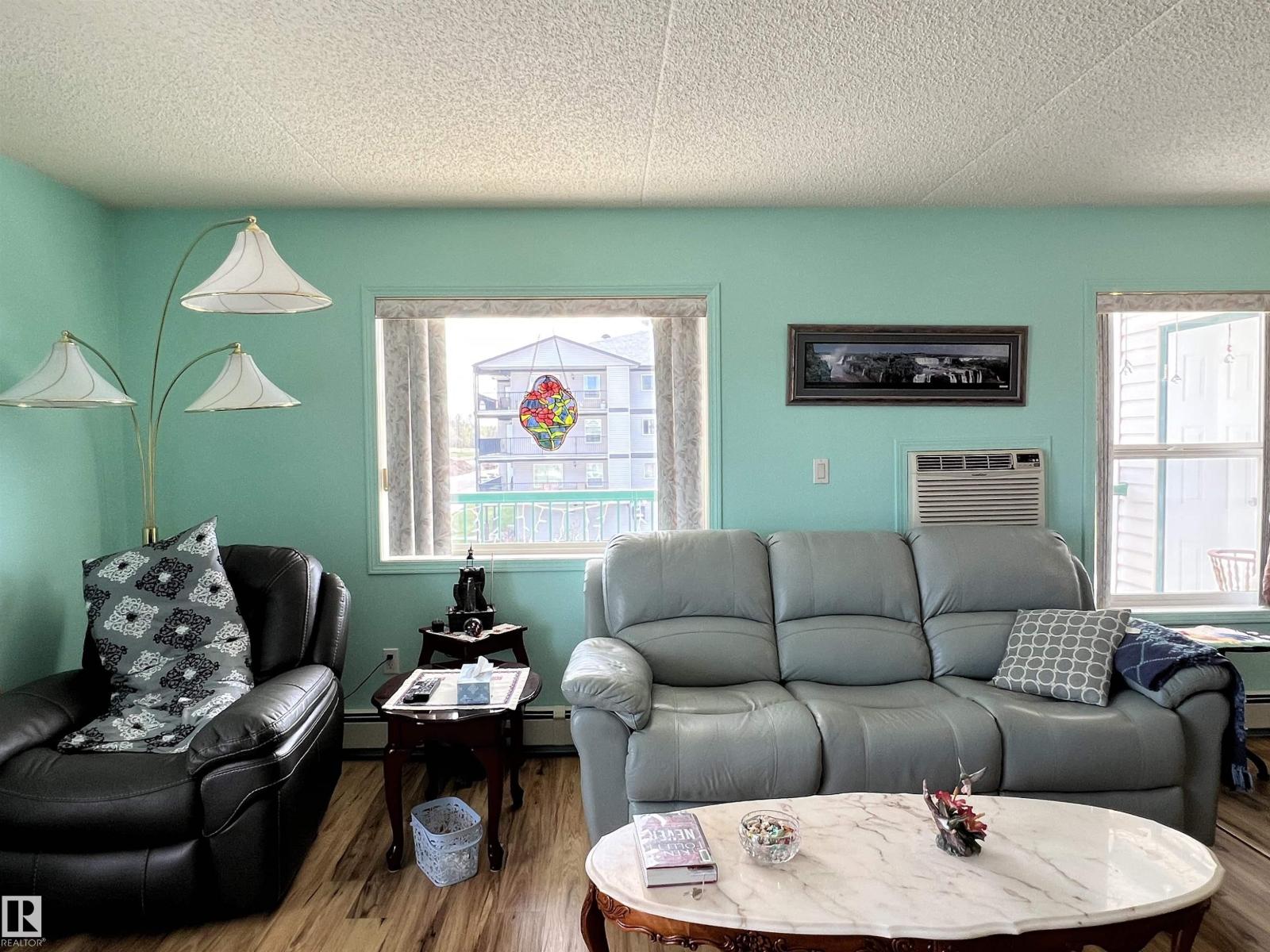 #303 4004 47 ST - 3