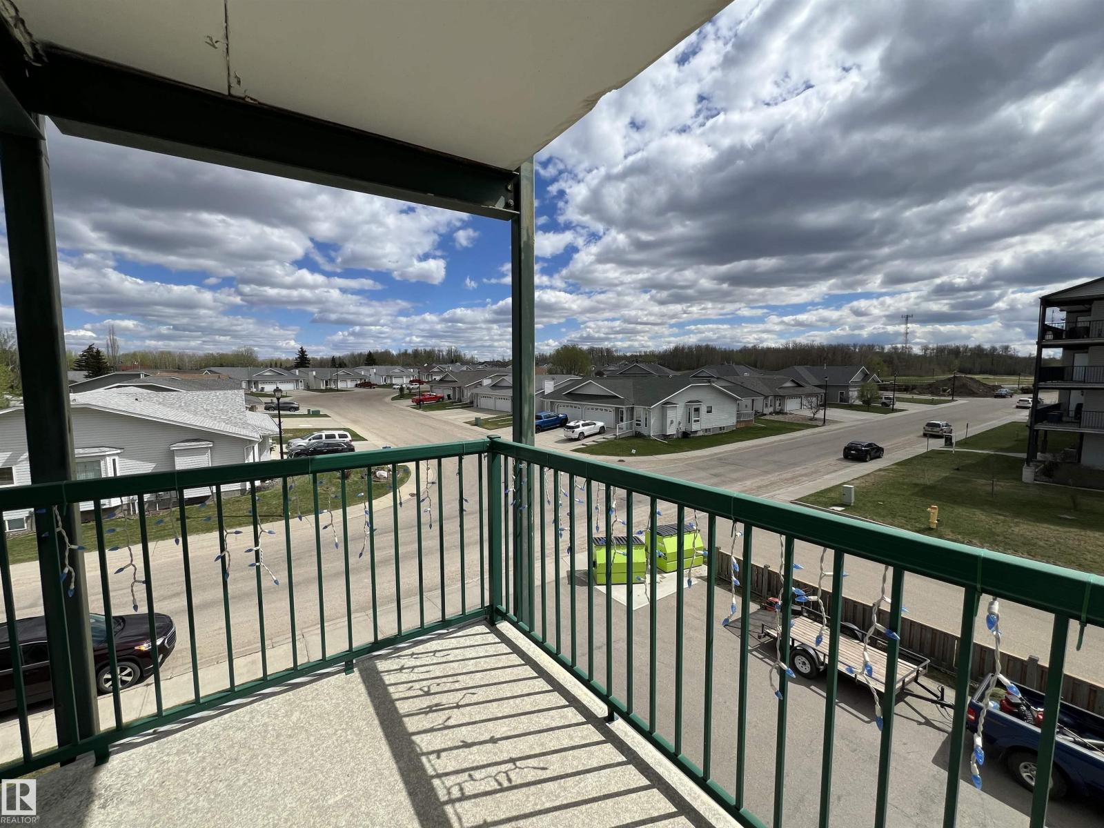 #303 4004 47 ST - 26