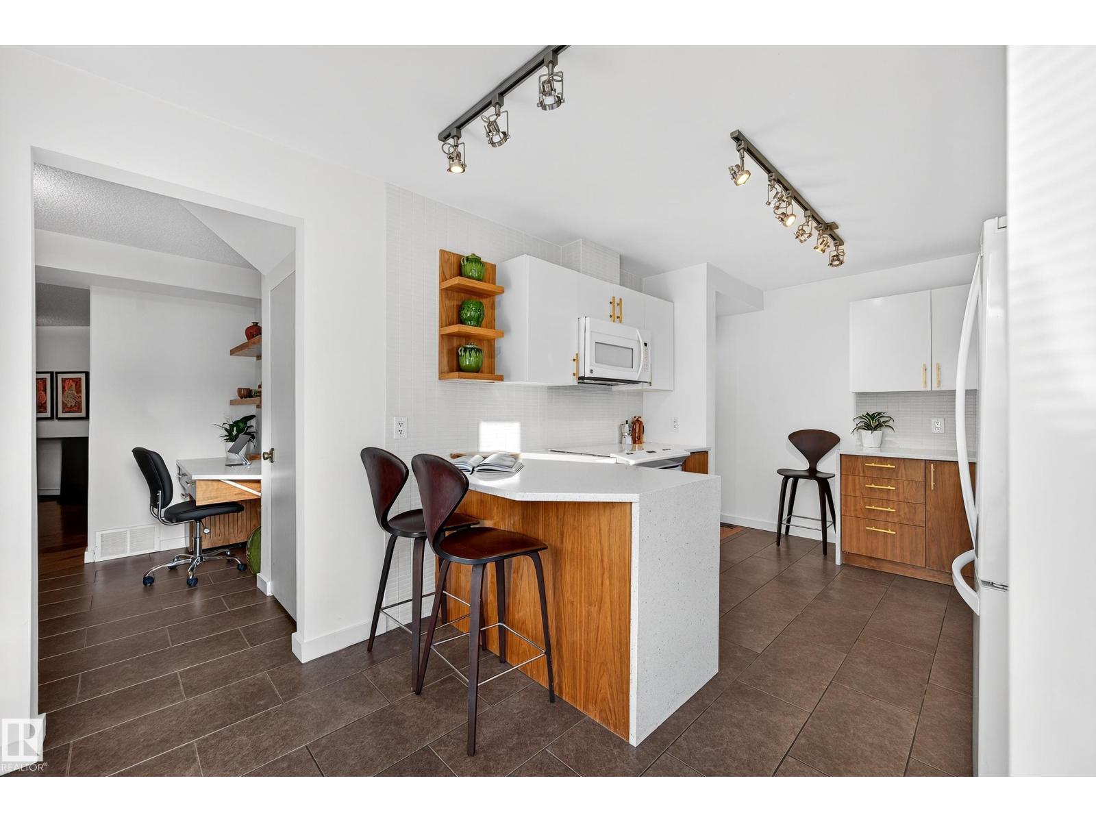 11627 76 AV NW - 16