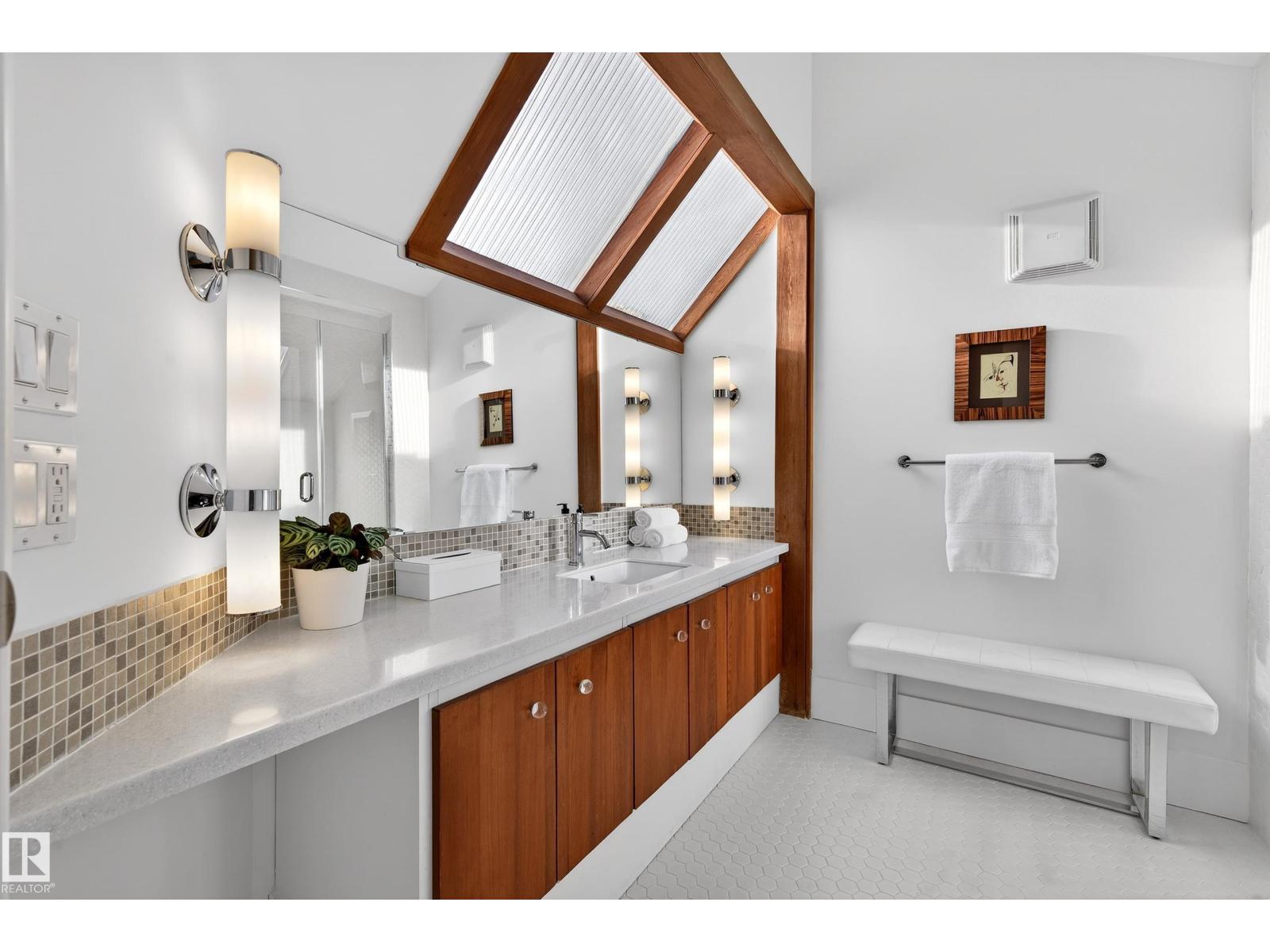 11627 76 AV NW - 34