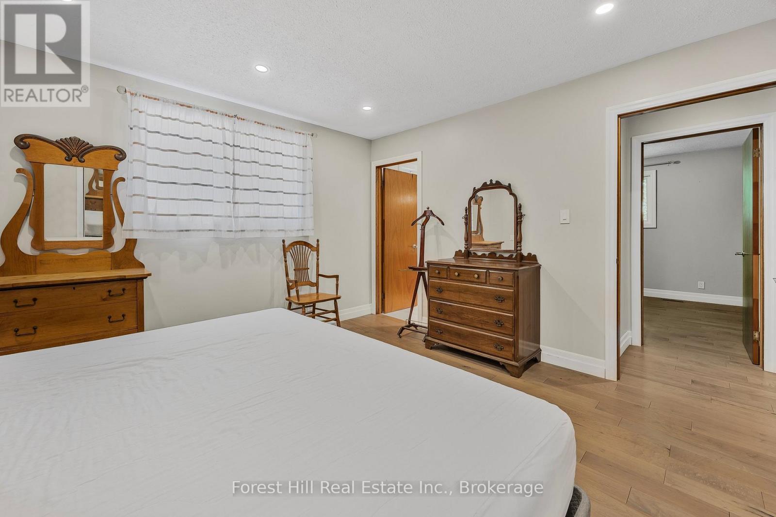 1080 RIVER STREET - 11