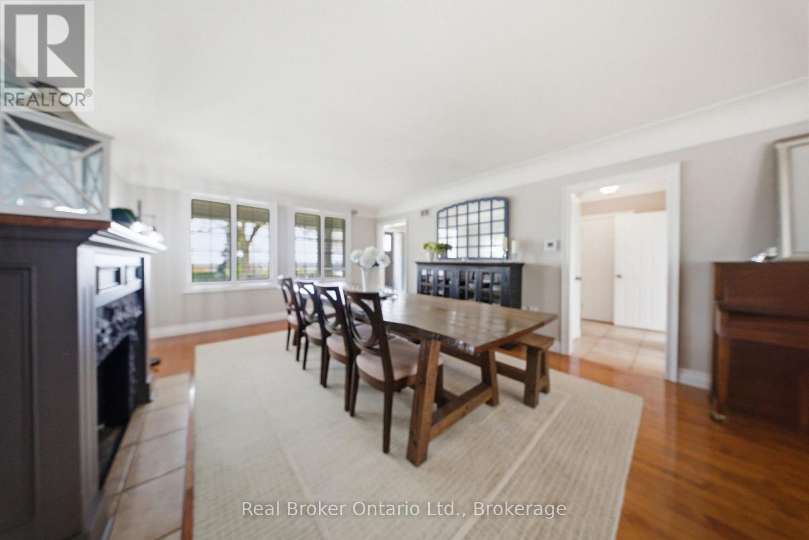 383 NORTH SHORE BOULEVARD W - 11