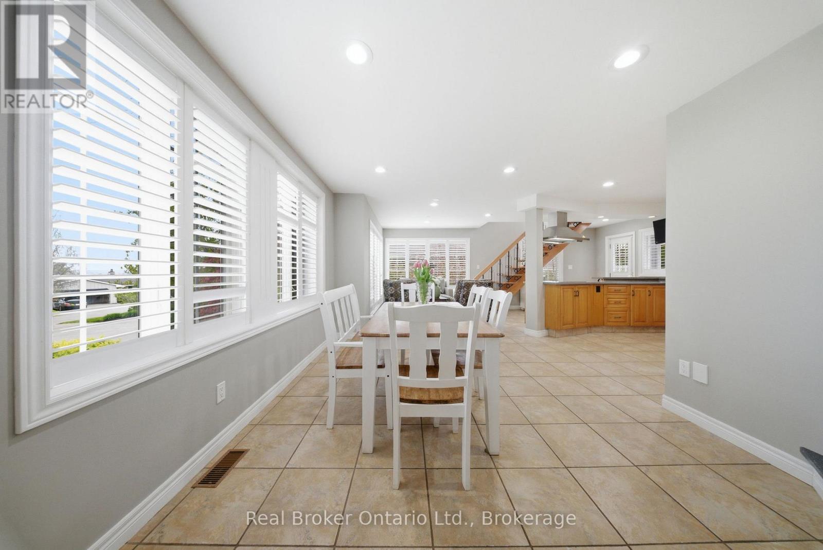 383 NORTH SHORE BOULEVARD W - 16