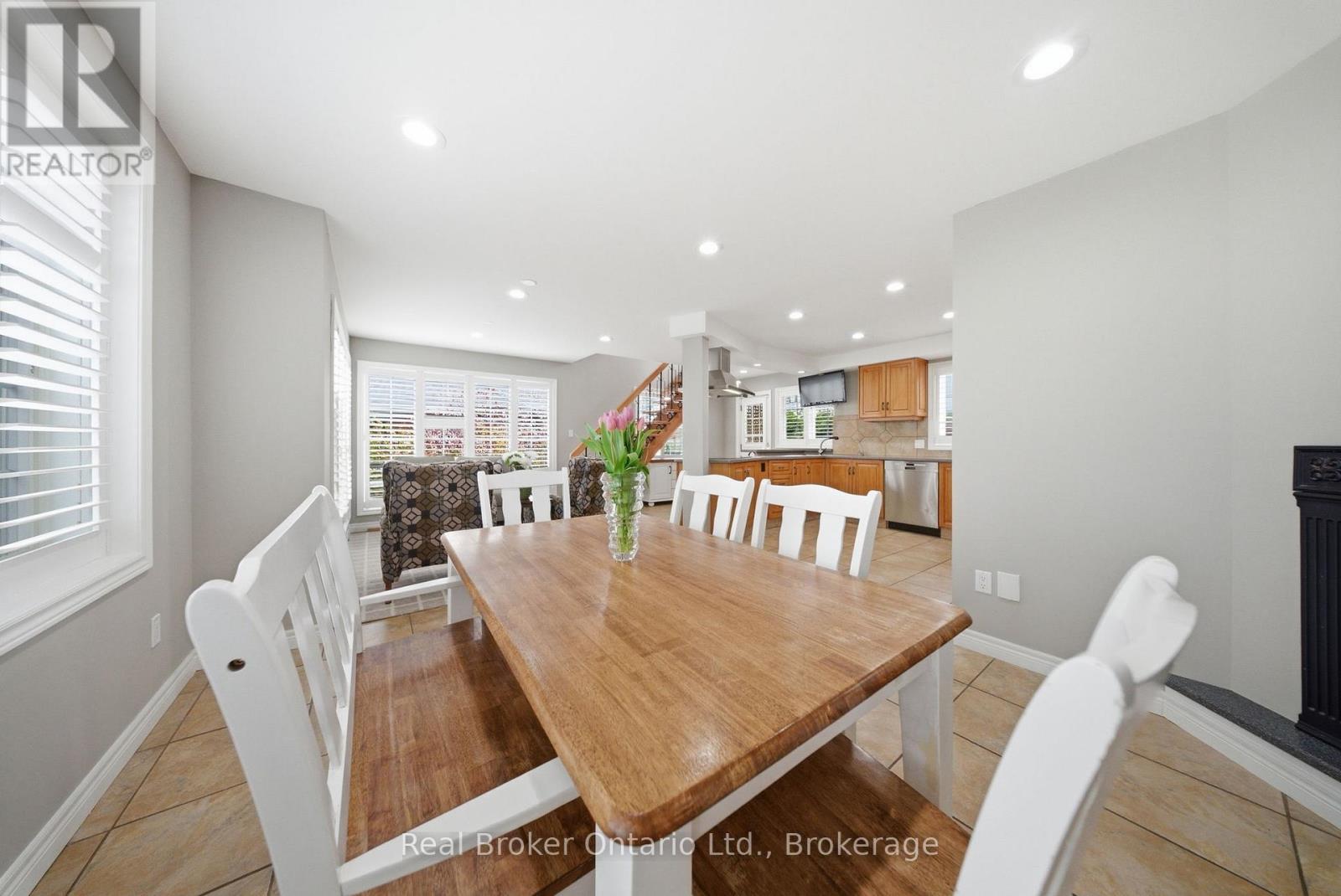 383 NORTH SHORE BOULEVARD W - 19