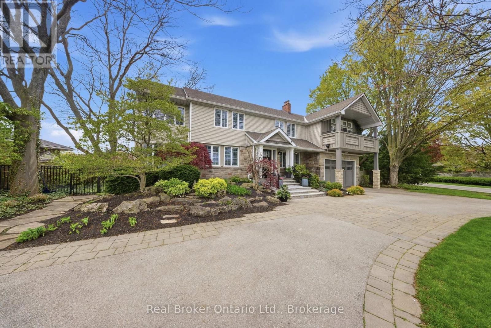 383 NORTH SHORE BOULEVARD W - Image 2