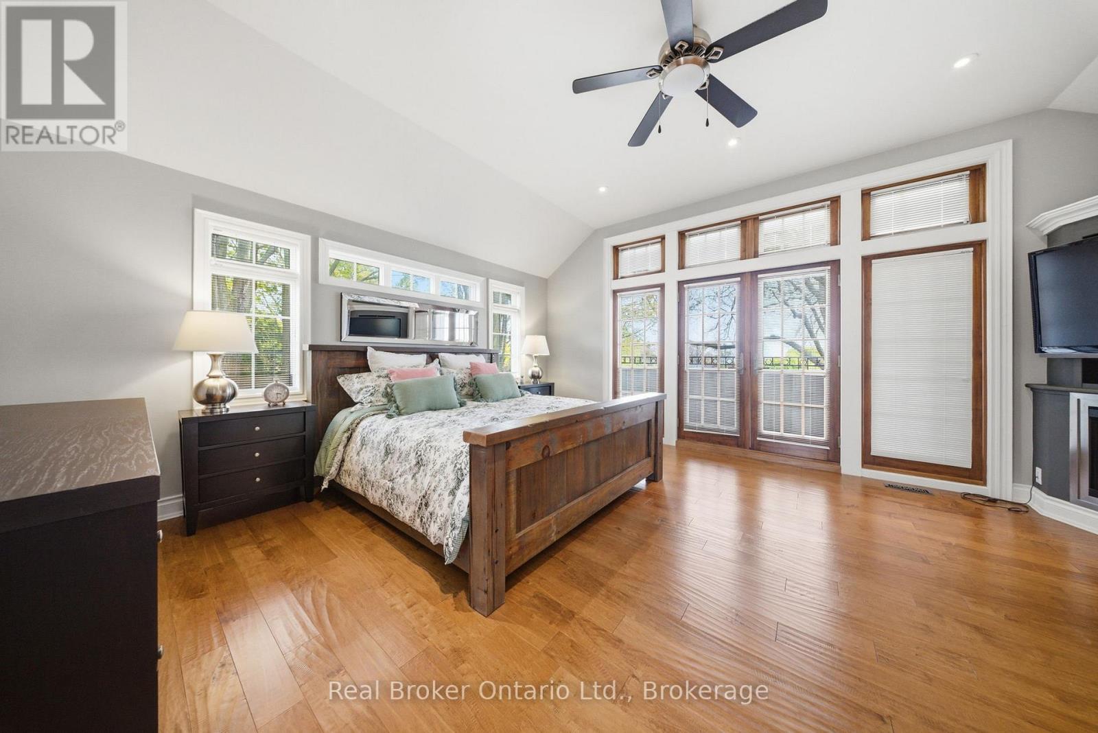 383 NORTH SHORE BOULEVARD W - 23