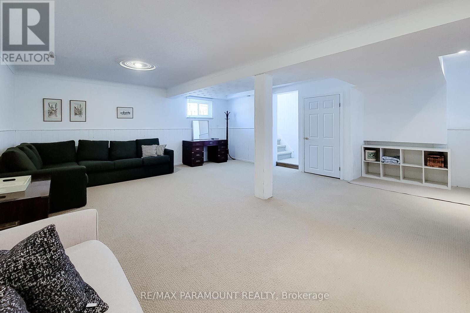 2827 FREDONIA DRIVE - 17