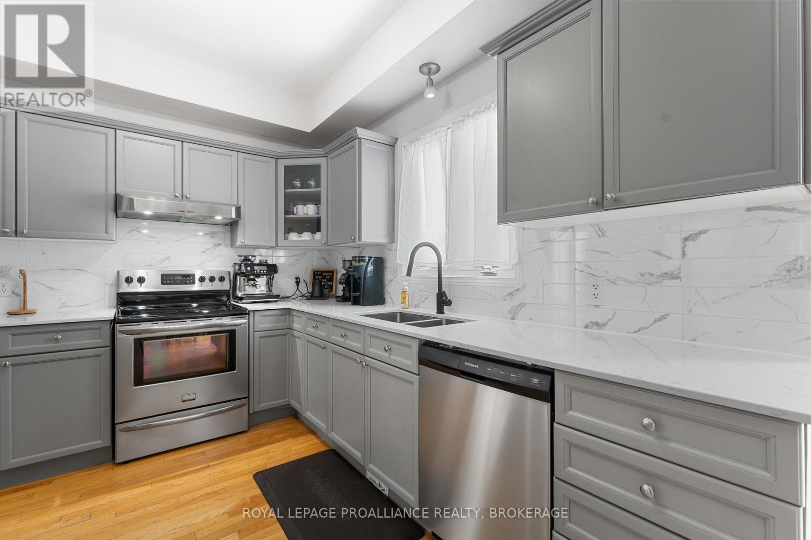 975 BLUFFWOOD AVENUE - 14