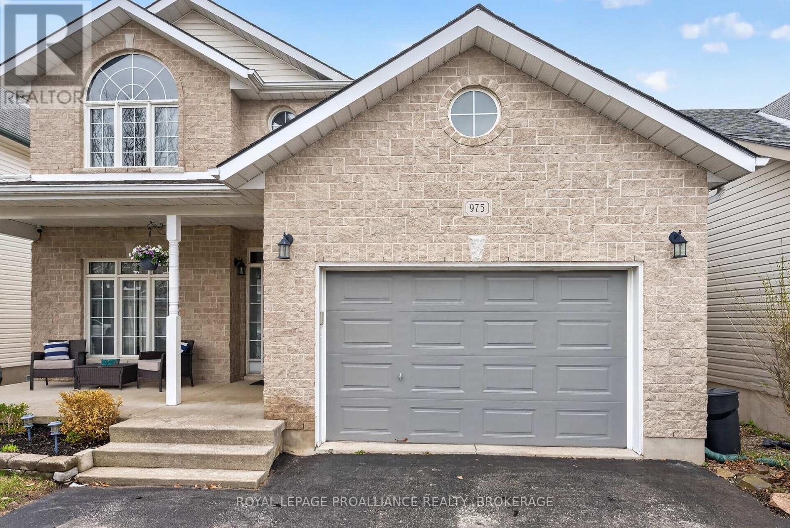 975 BLUFFWOOD AVENUE - 4