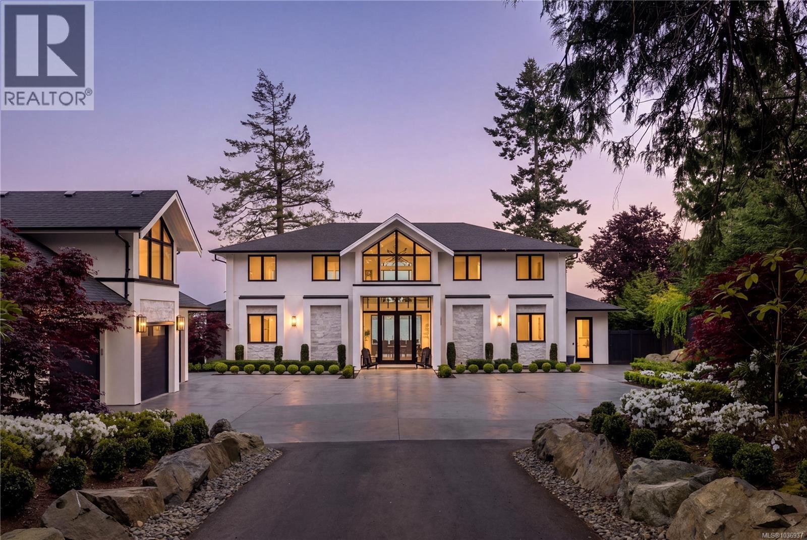 8425 Lochside Dr - Image 3