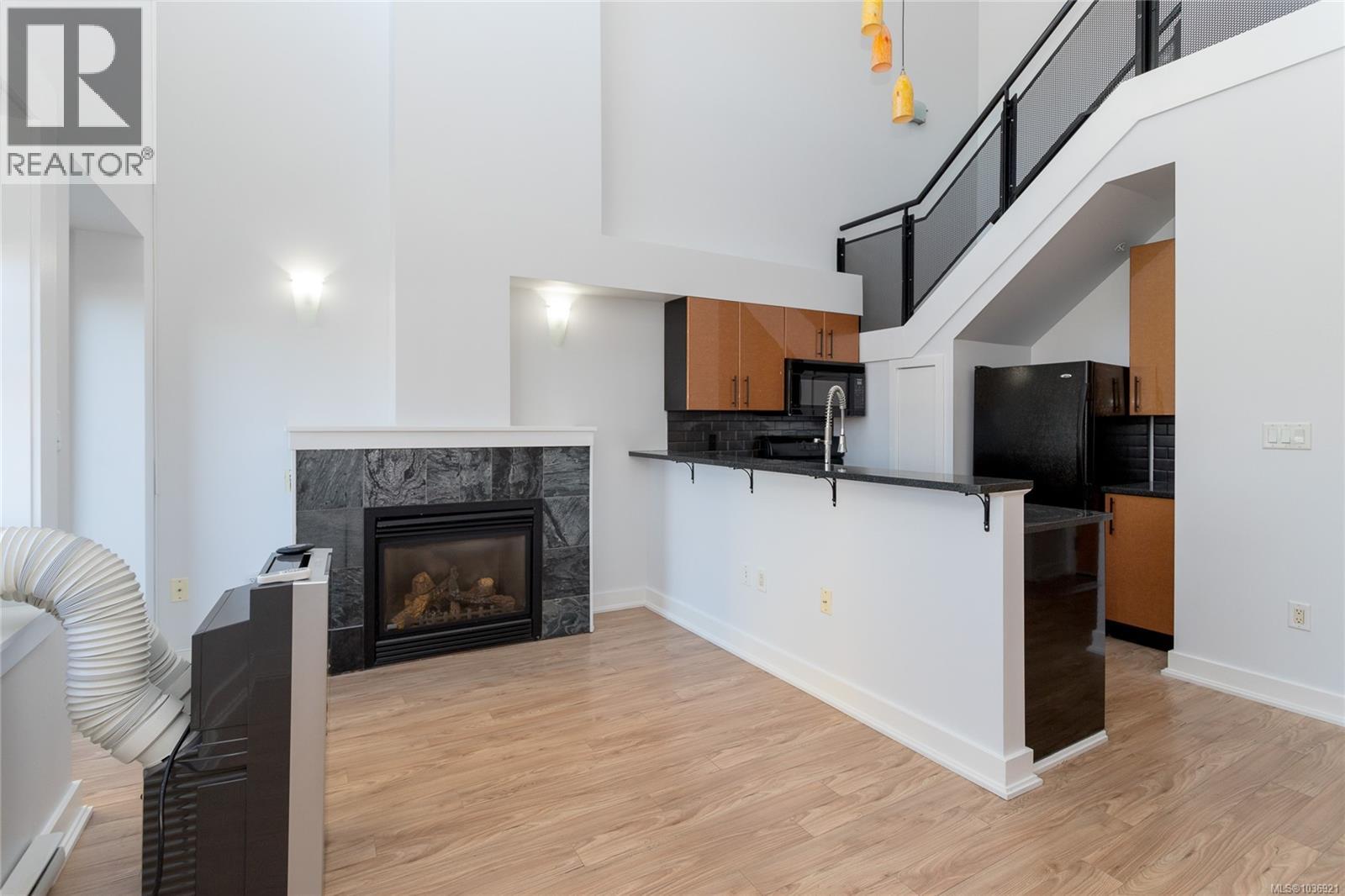 323 599 Pandora Avenue, Victoria
