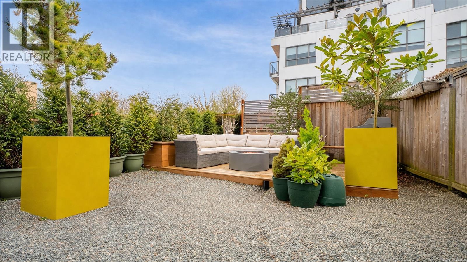 #4 1035 Oliphant Ave - 24