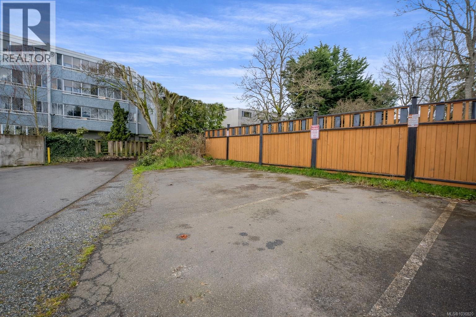 4 1035 Oliphant Avenue, Victoria