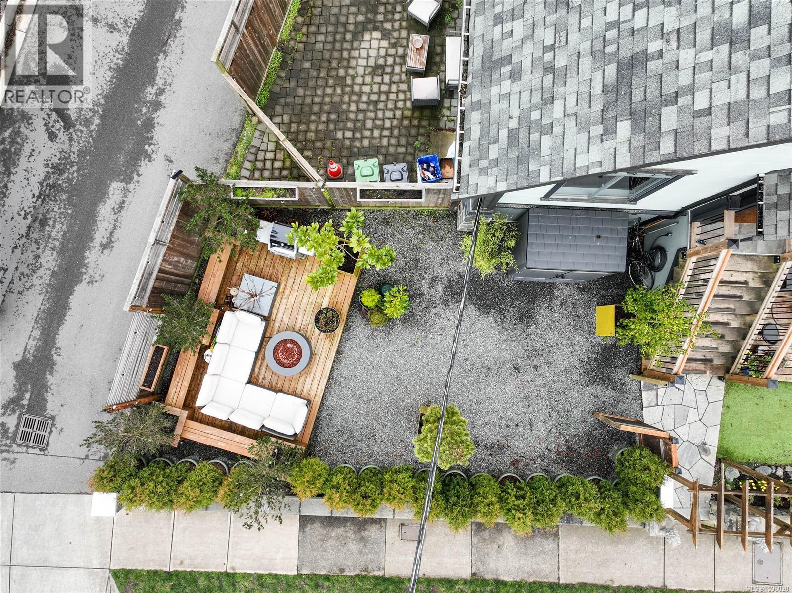 4 1035 Oliphant Avenue, Victoria