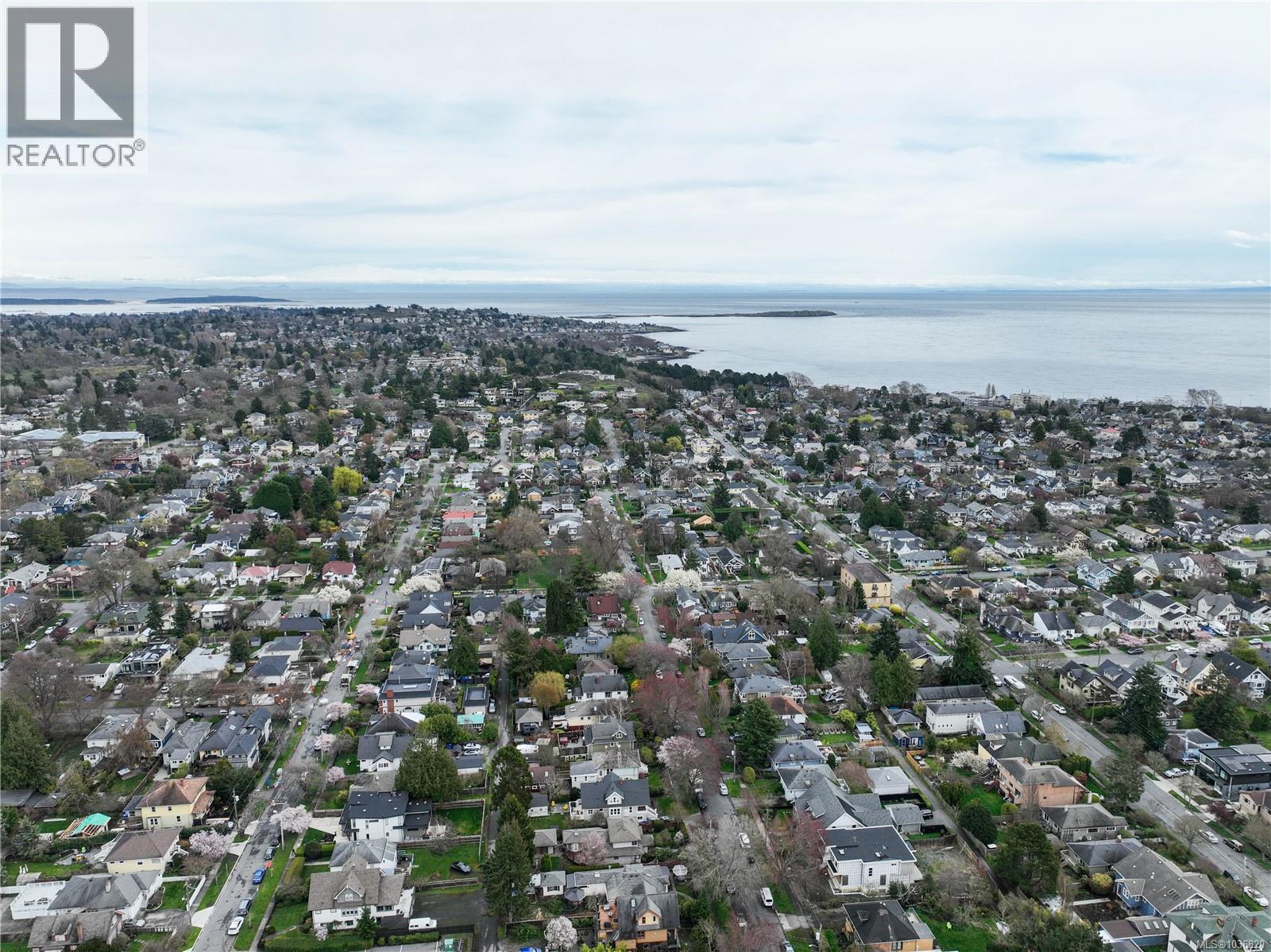 #4 1035 Oliphant Ave - 37