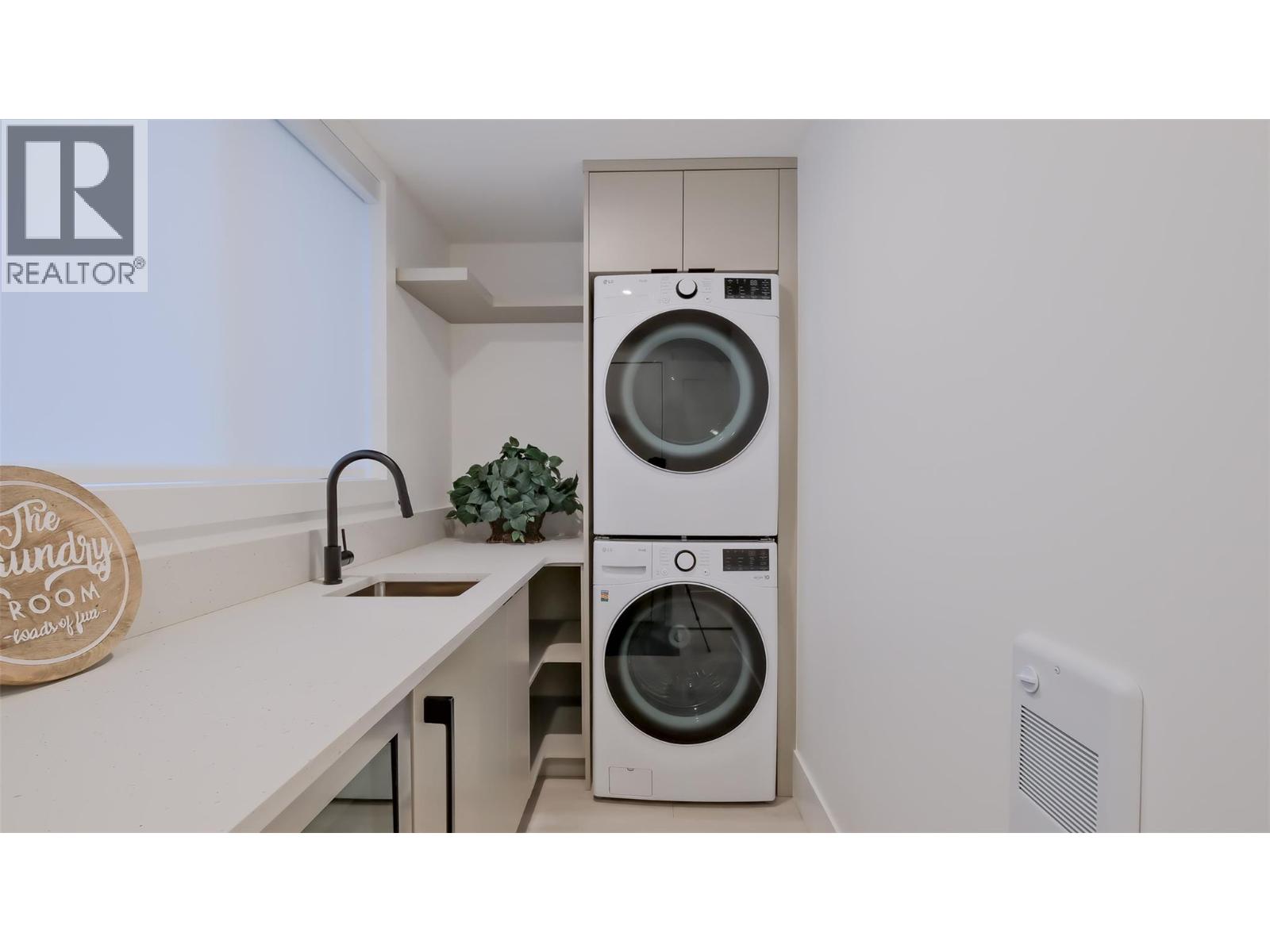 3040 Landry Crescent, Summerland