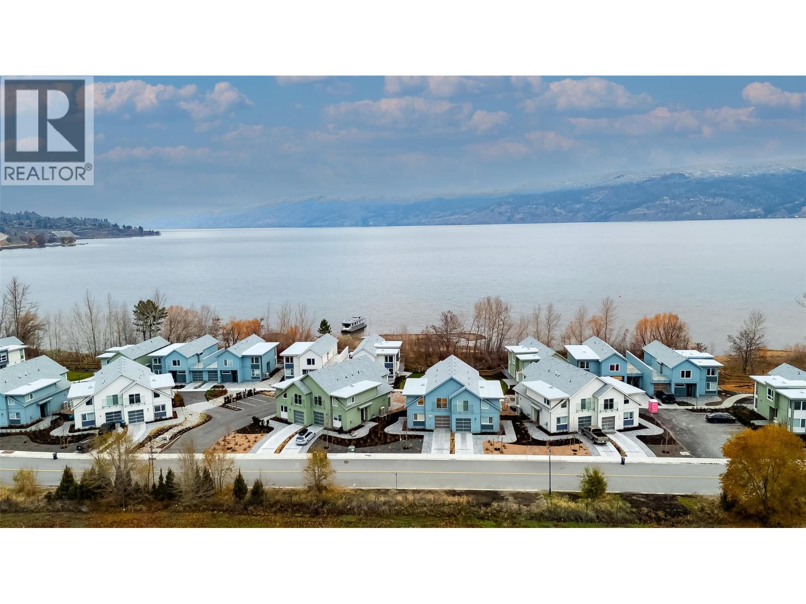 3040 Landry Crescent, Summerland