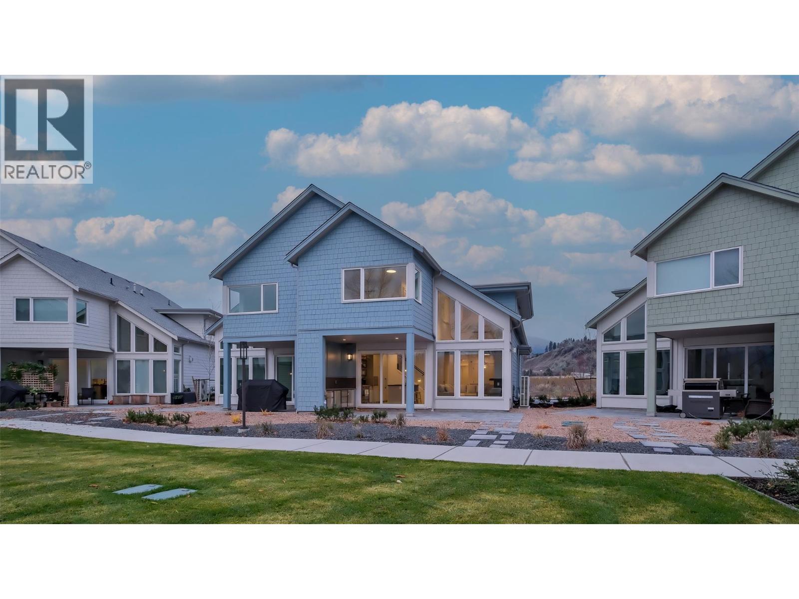 3040 Landry Crescent, Summerland