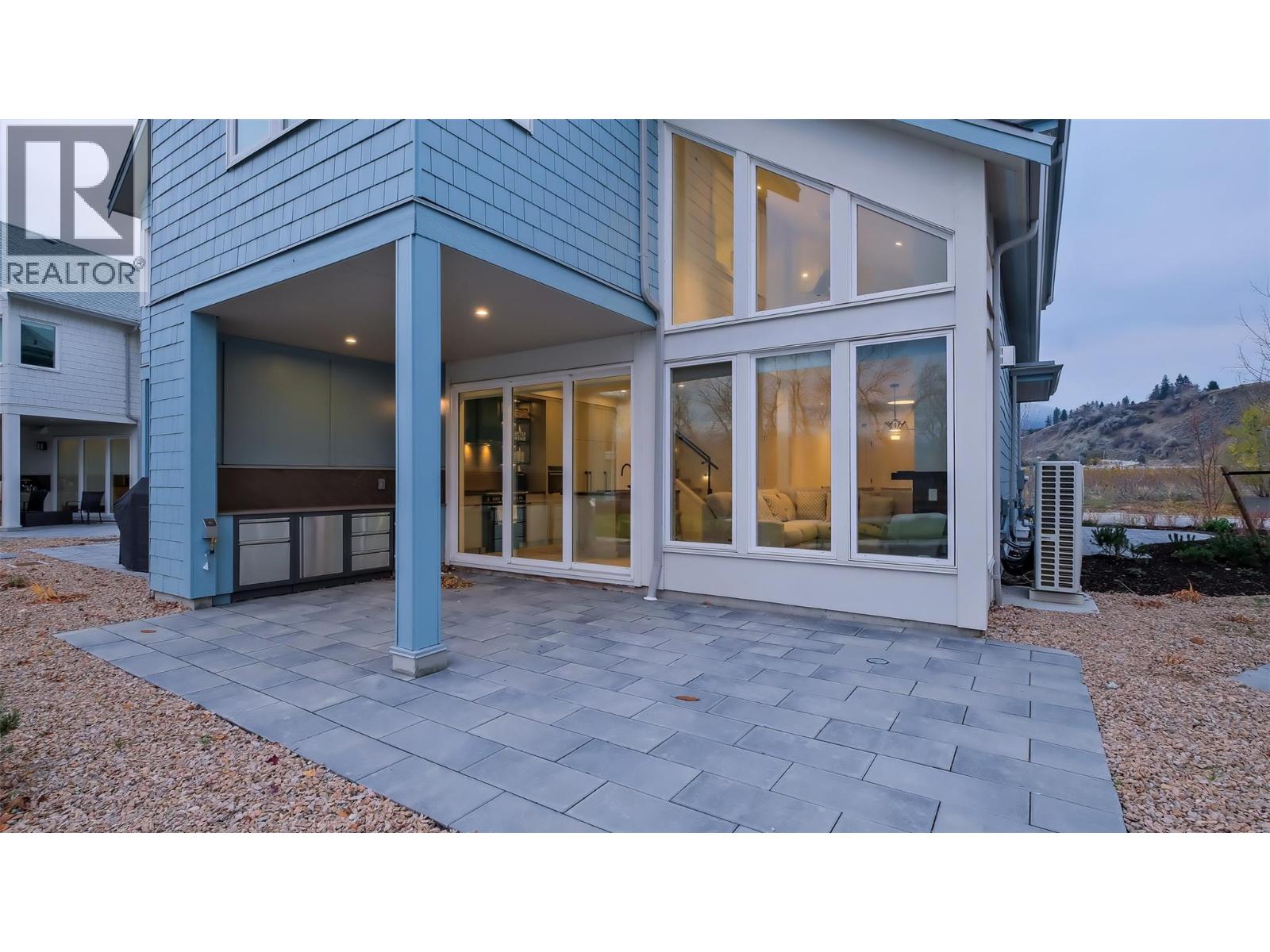 3040 Landry Crescent, Summerland