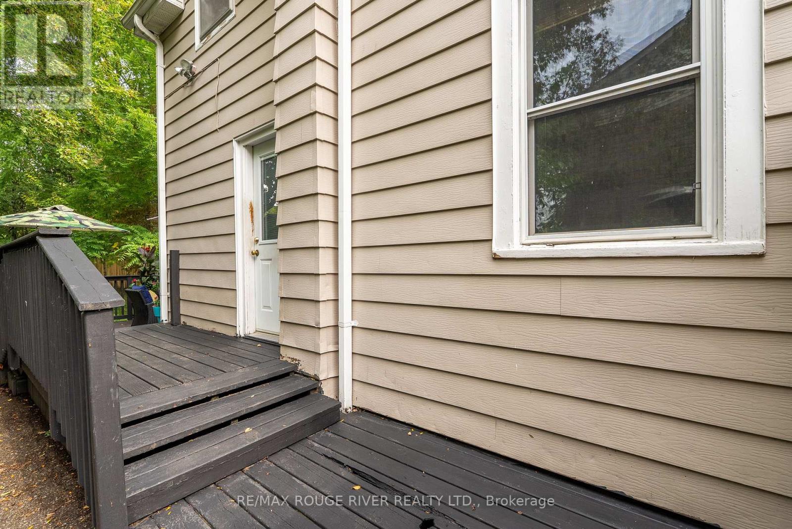 216 BURNS STREET W - 25