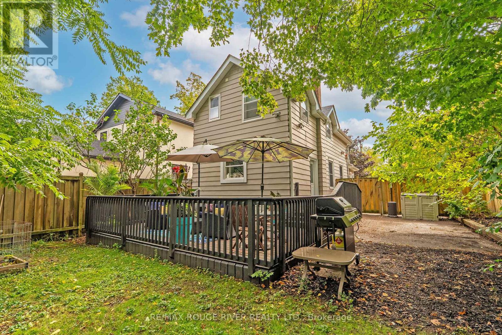 216 BURNS STREET W - 26