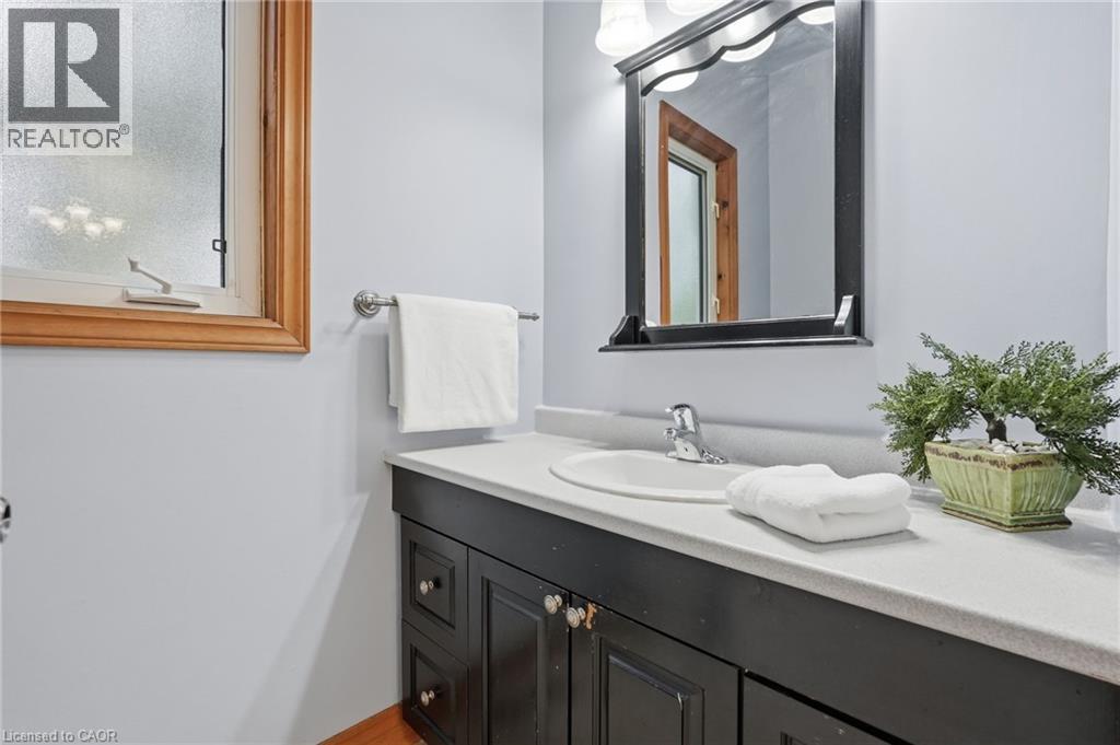 21 BRIAN Boulevard, Waterdown, Ontario, L8B0C7 — Photo 21