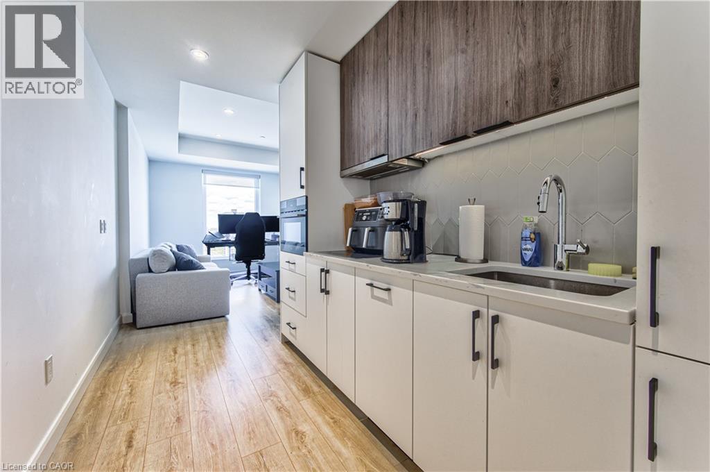 741 KING Street W Unit# 1504, Kitchener, Ontario, N2G1E5 — Photo 7