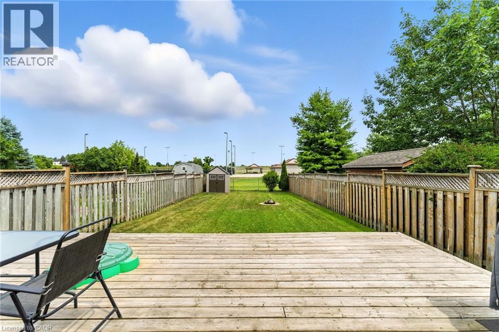37 HILLTOP Drive, Ayr, Ontario, N0B1E0 — Photo 2