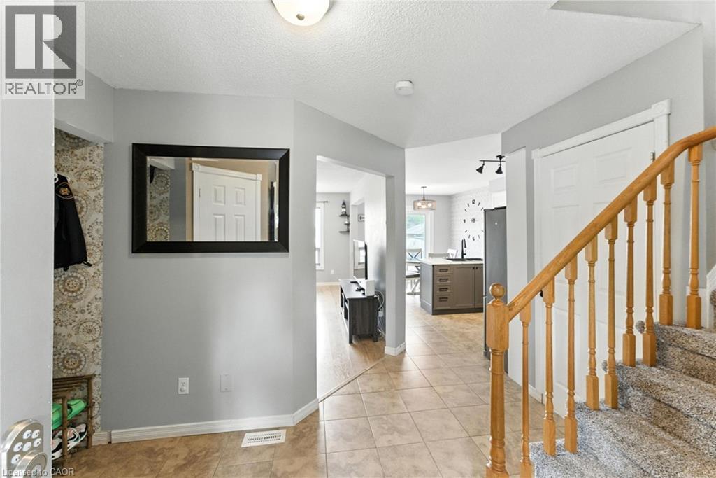 37 HILLTOP Drive, Ayr, Ontario, N0B1E0 — Photo 5