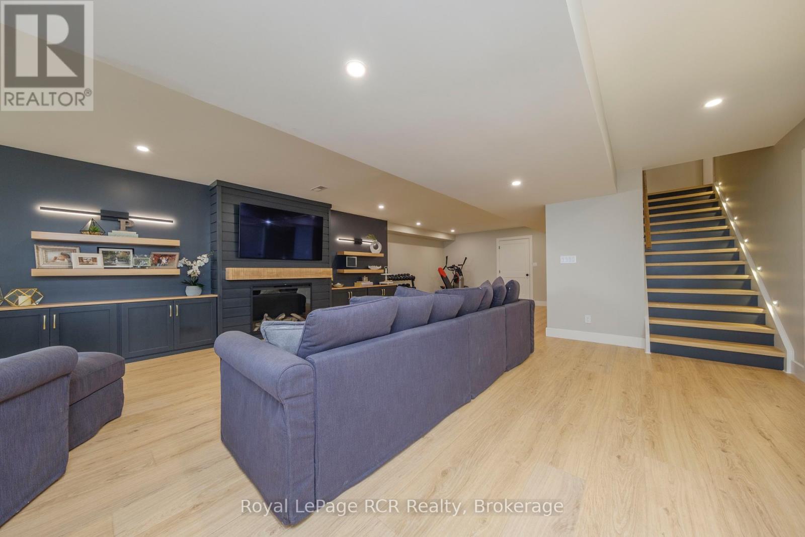 22 NICKASON DRIVE - 28