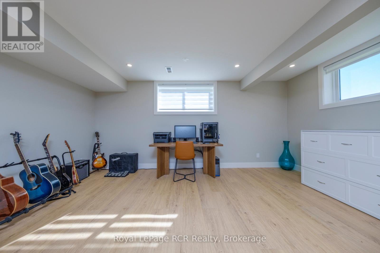 22 NICKASON DRIVE - 34