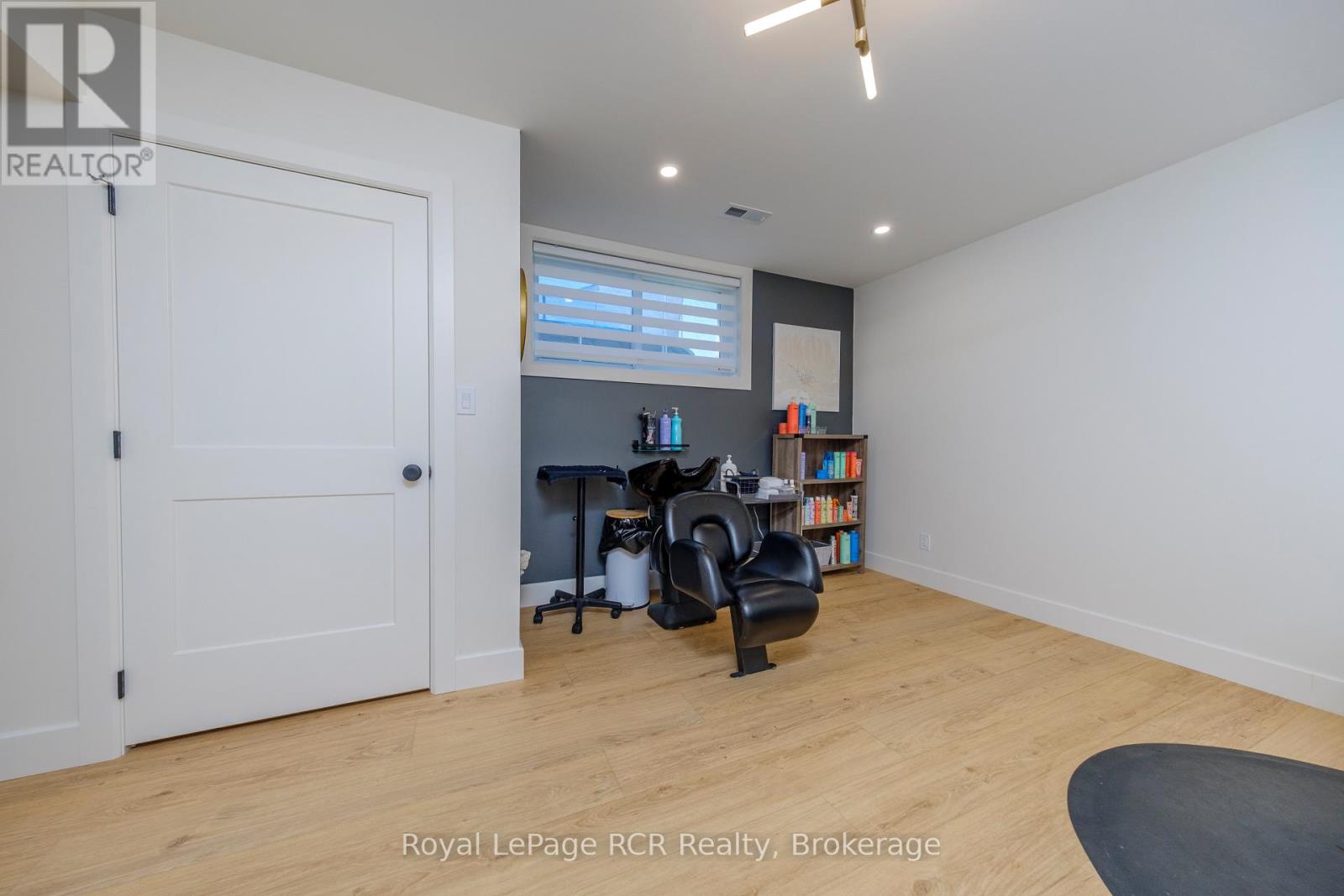 22 NICKASON DRIVE - 42