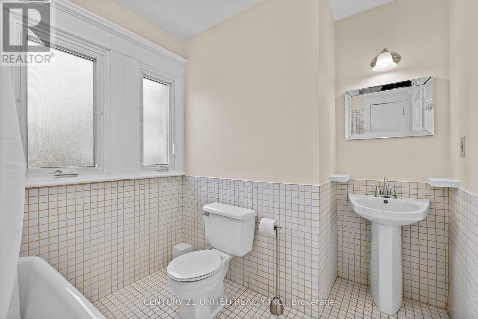 375 DOWNIE STREET - 24