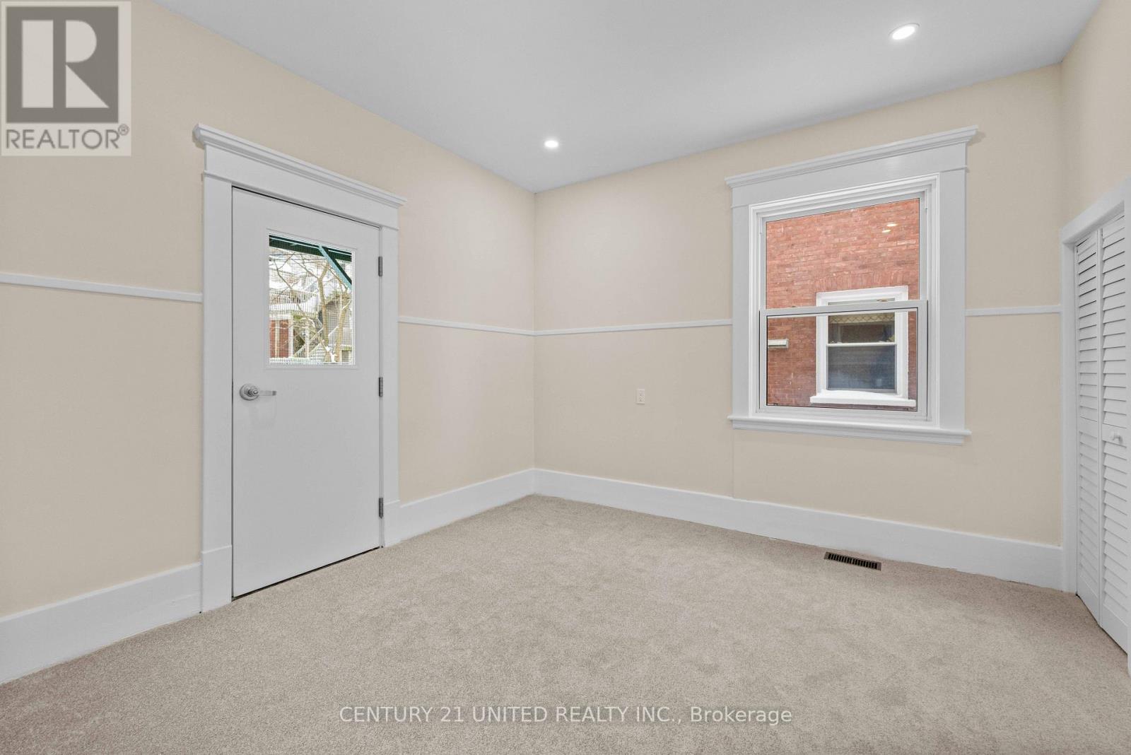 375 DOWNIE STREET - 6