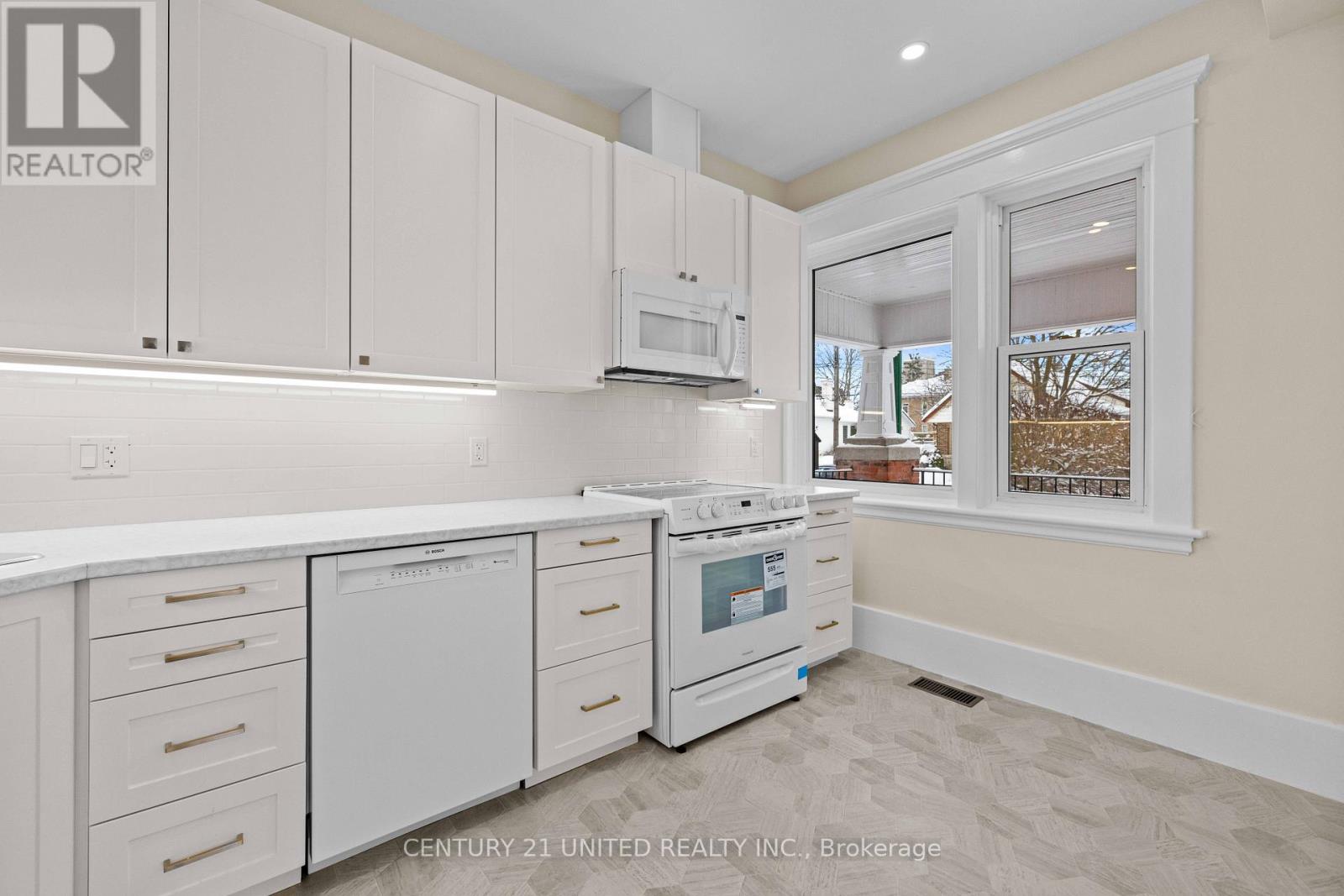 375 DOWNIE STREET - 9