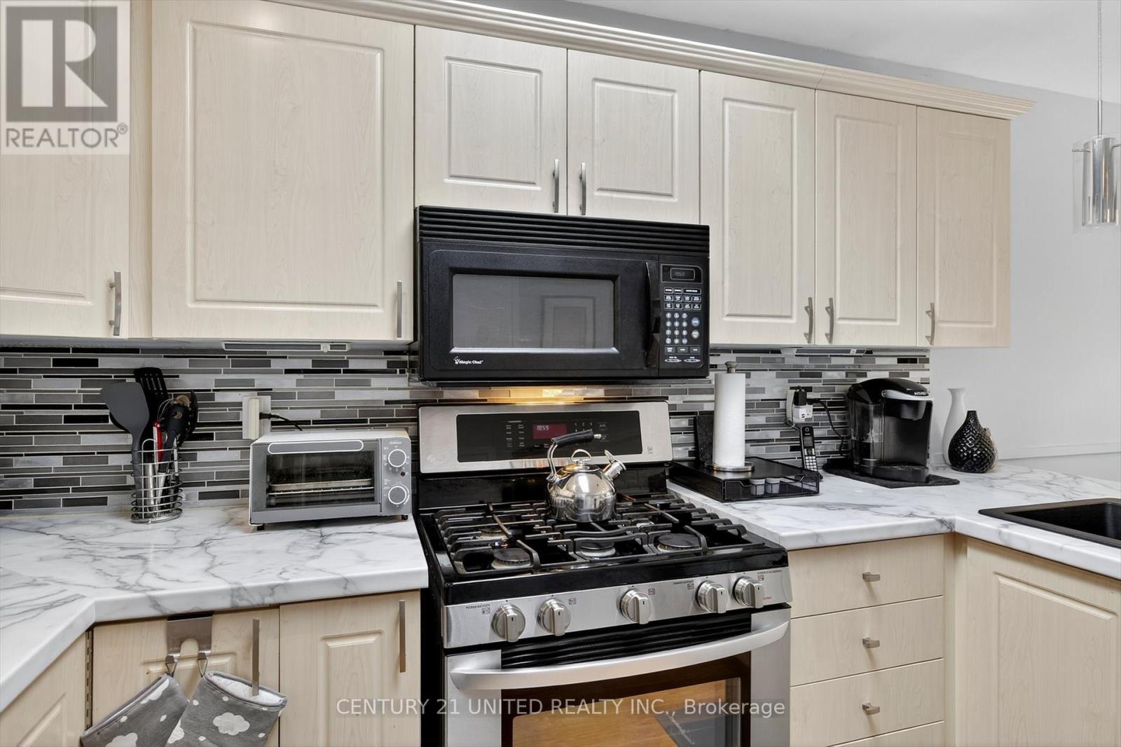 234 RUTTAN TERRACE - 14