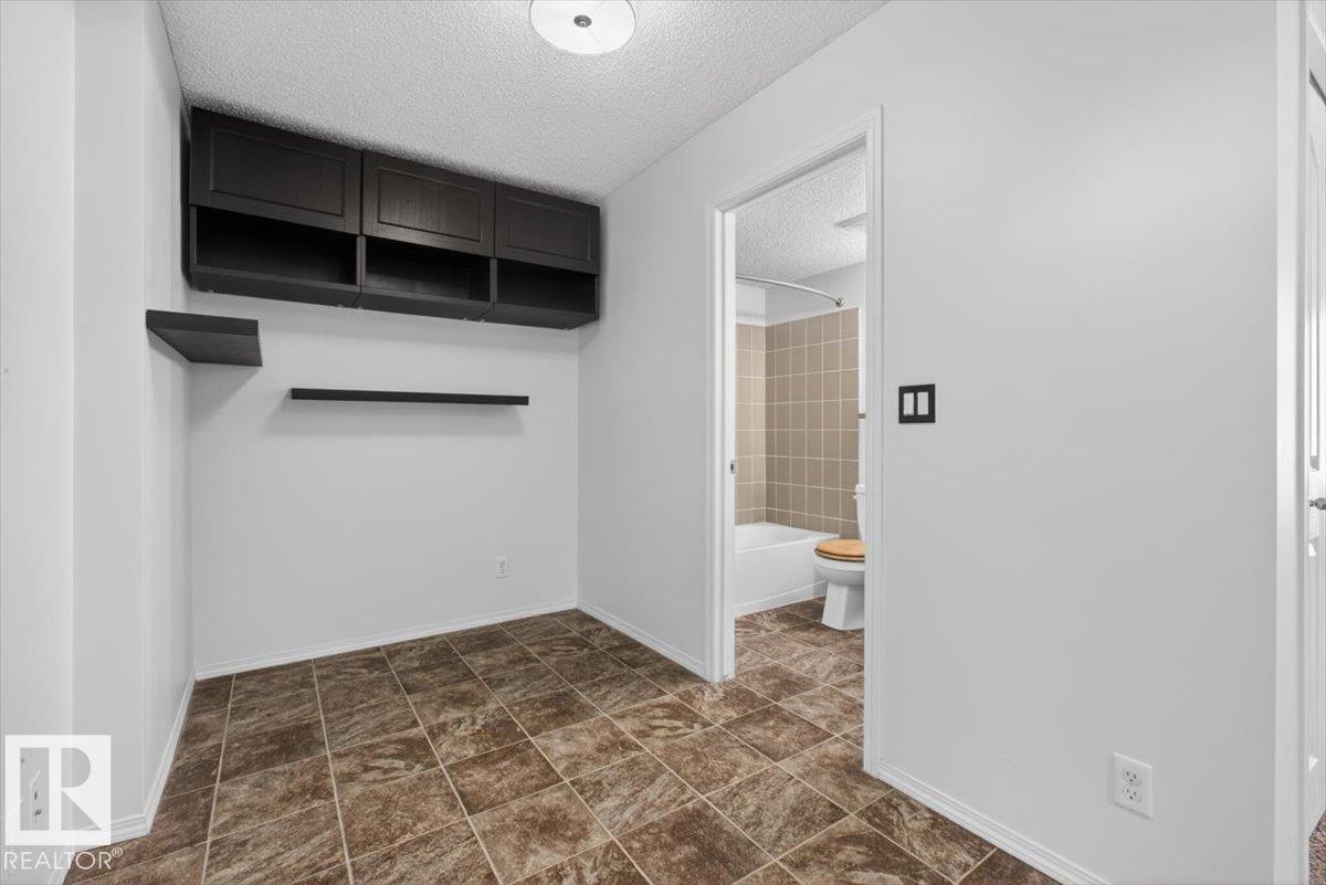 #117 12035 22 AV SW - 17