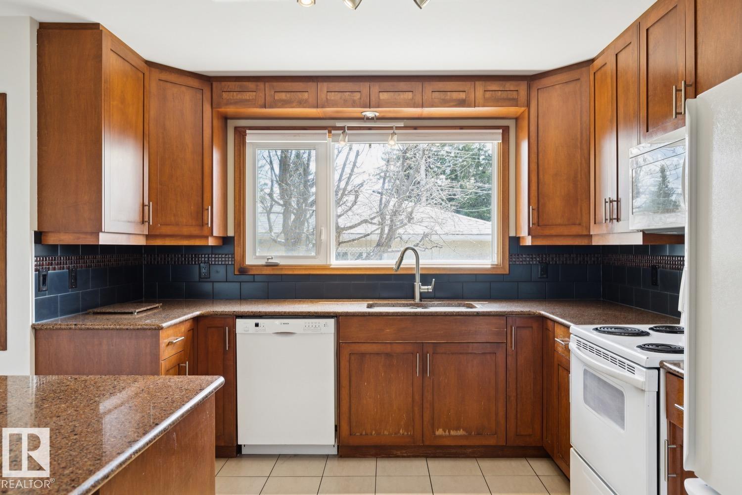 11451 48 AV NW, Edmonton