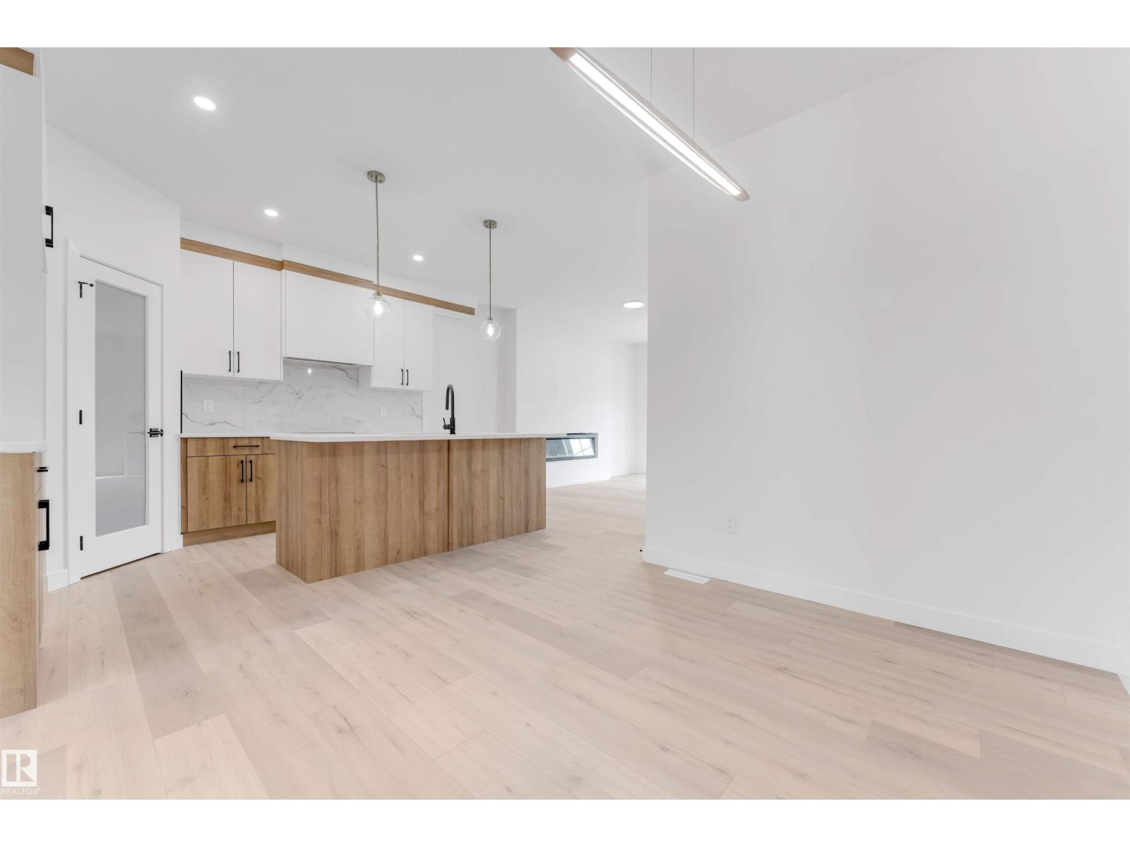 232 24 ST SW - 17