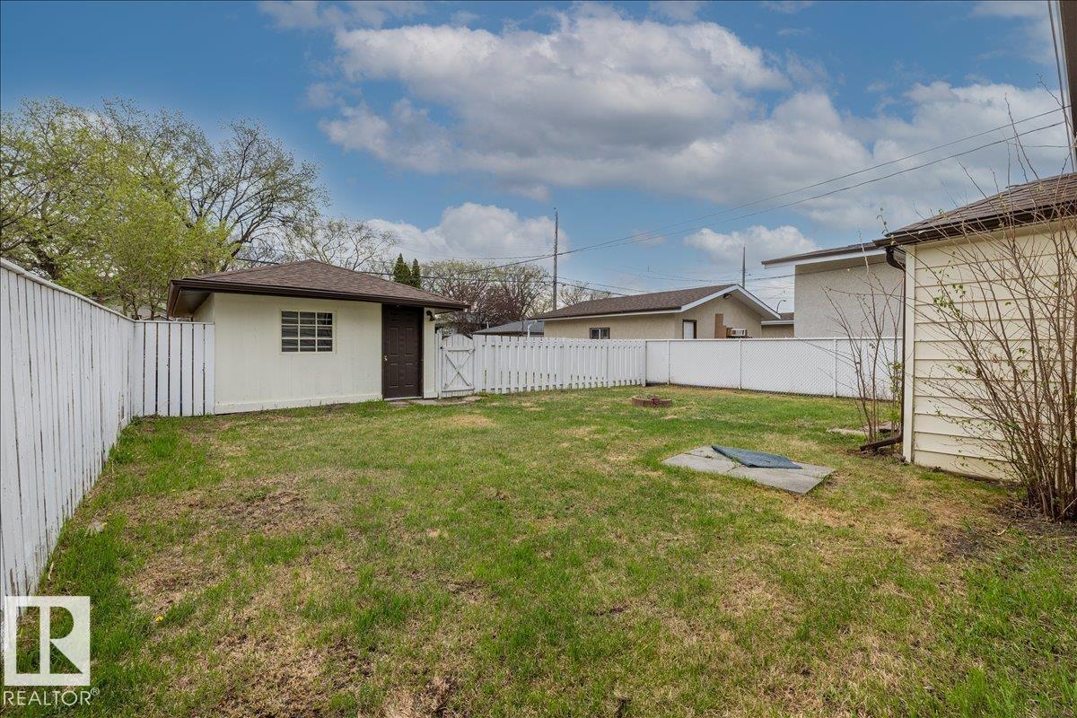 11227 52 ST NW - 30