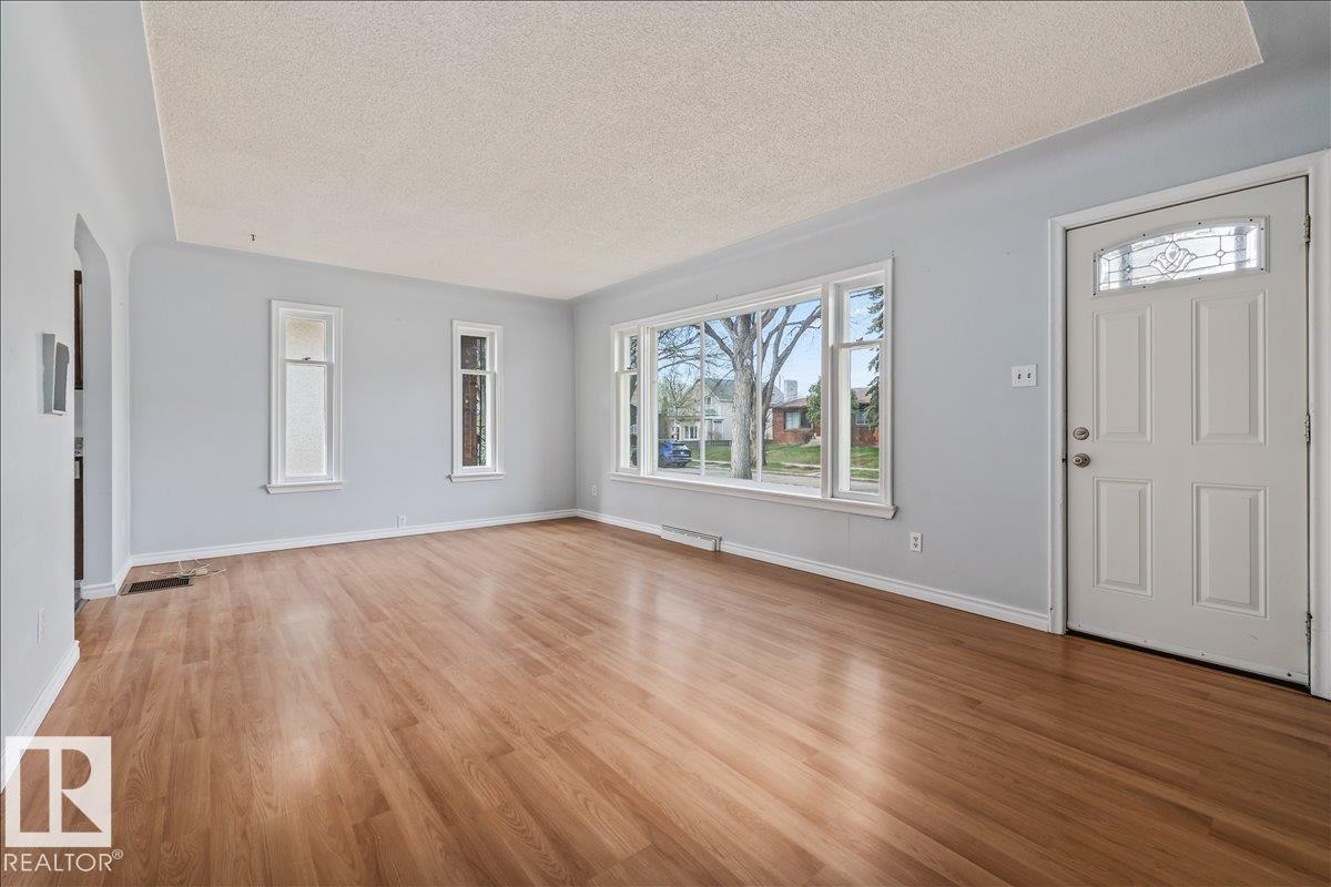 11227 52 ST NW - 5