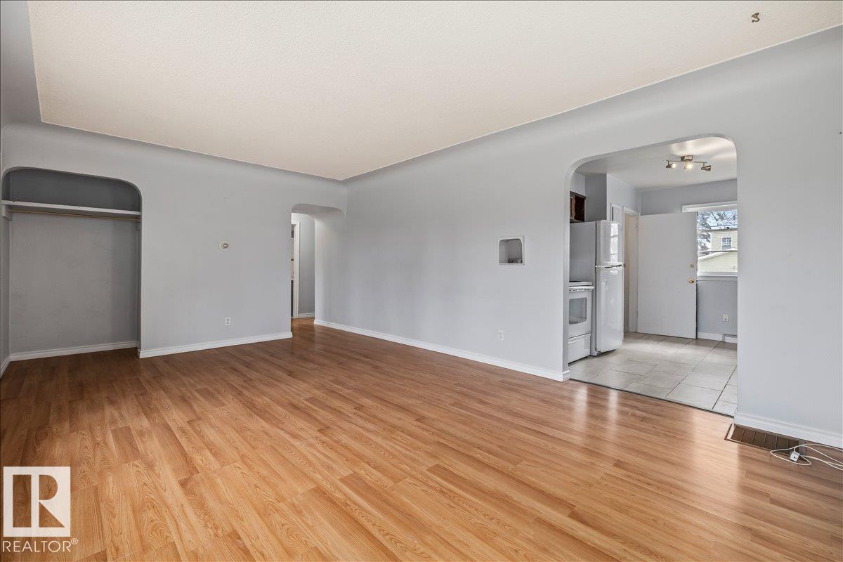 11227 52 ST NW - 7